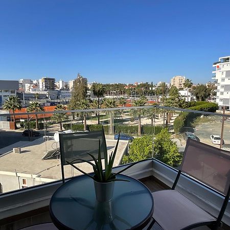 Le Voyageur Apartamento Larnaca Exterior foto