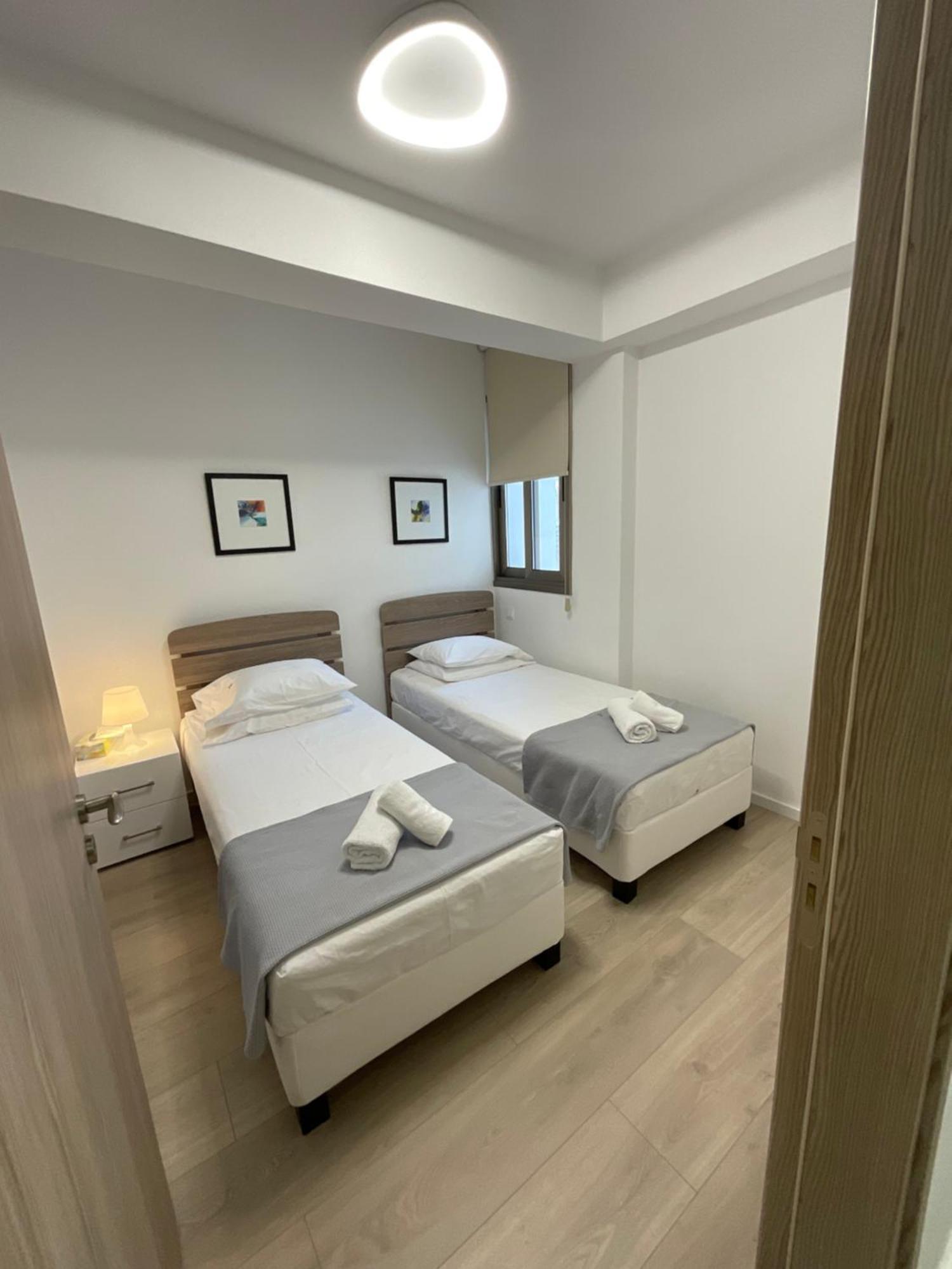 Le Voyageur Apartamento Larnaca Exterior foto