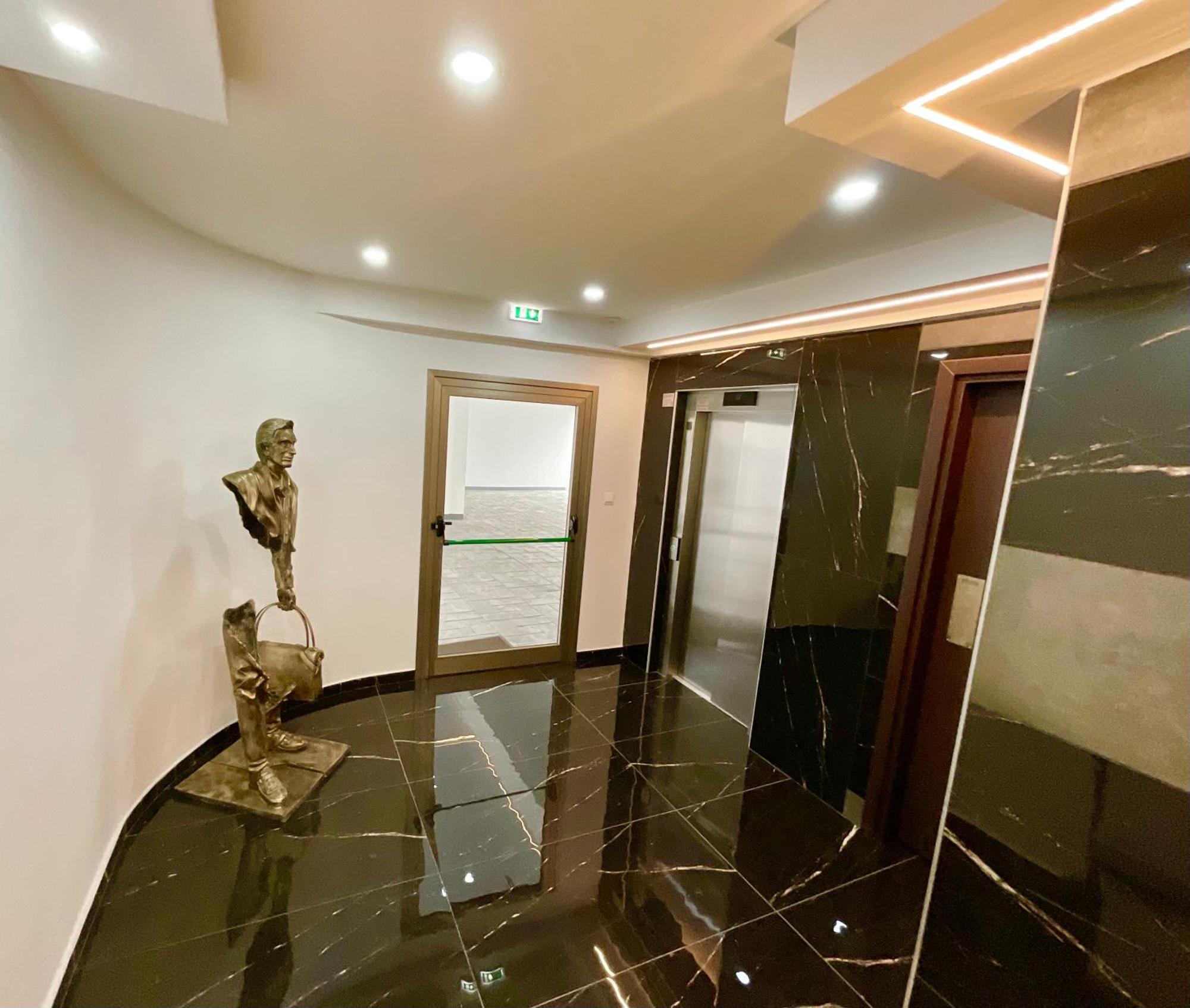 Le Voyageur Apartamento Larnaca Exterior foto