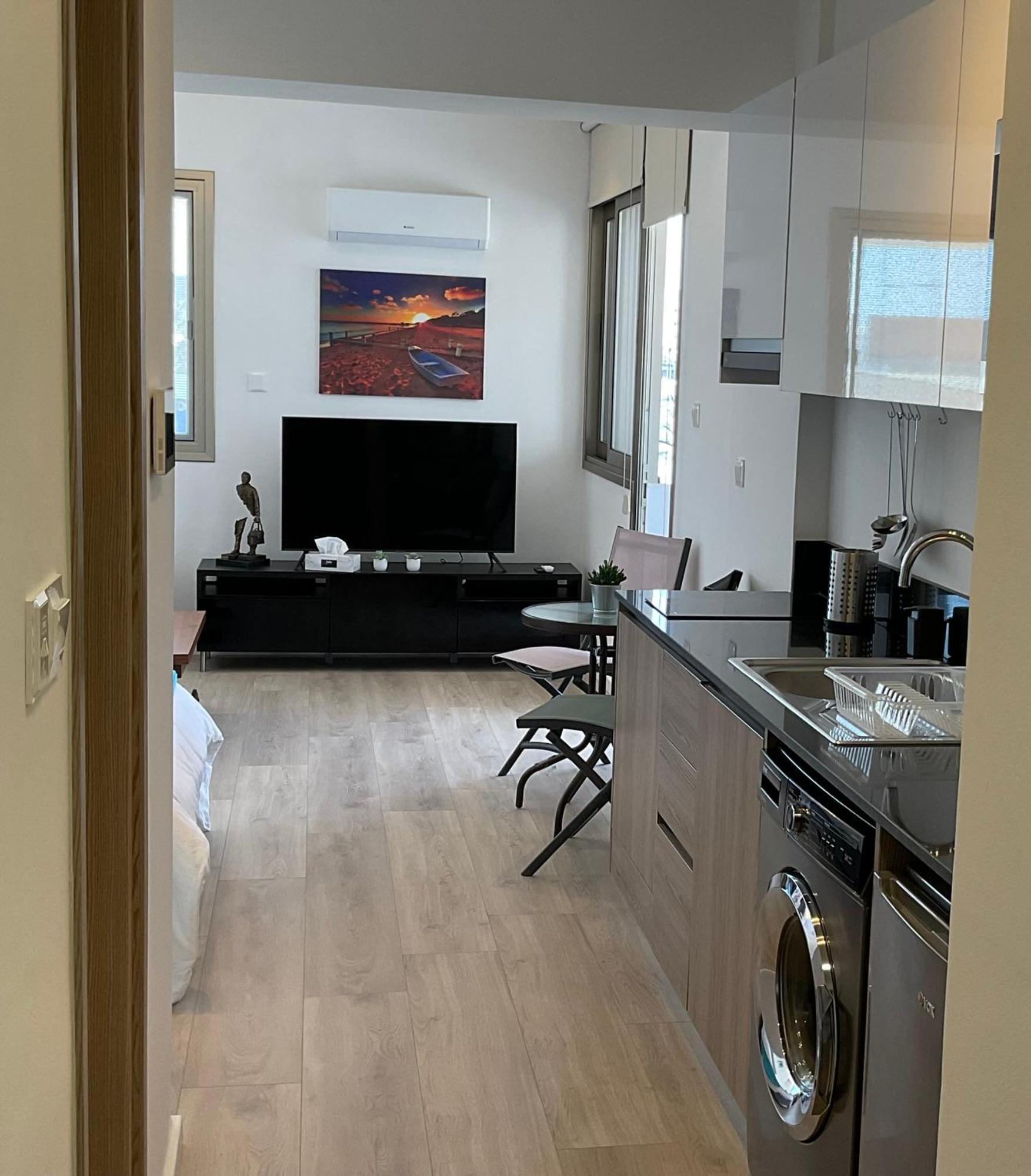 Le Voyageur Apartamento Larnaca Exterior foto