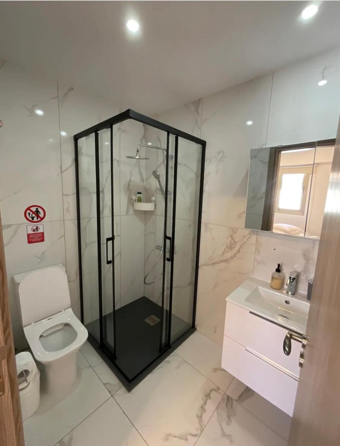 Le Voyageur Apartamento Larnaca Exterior foto