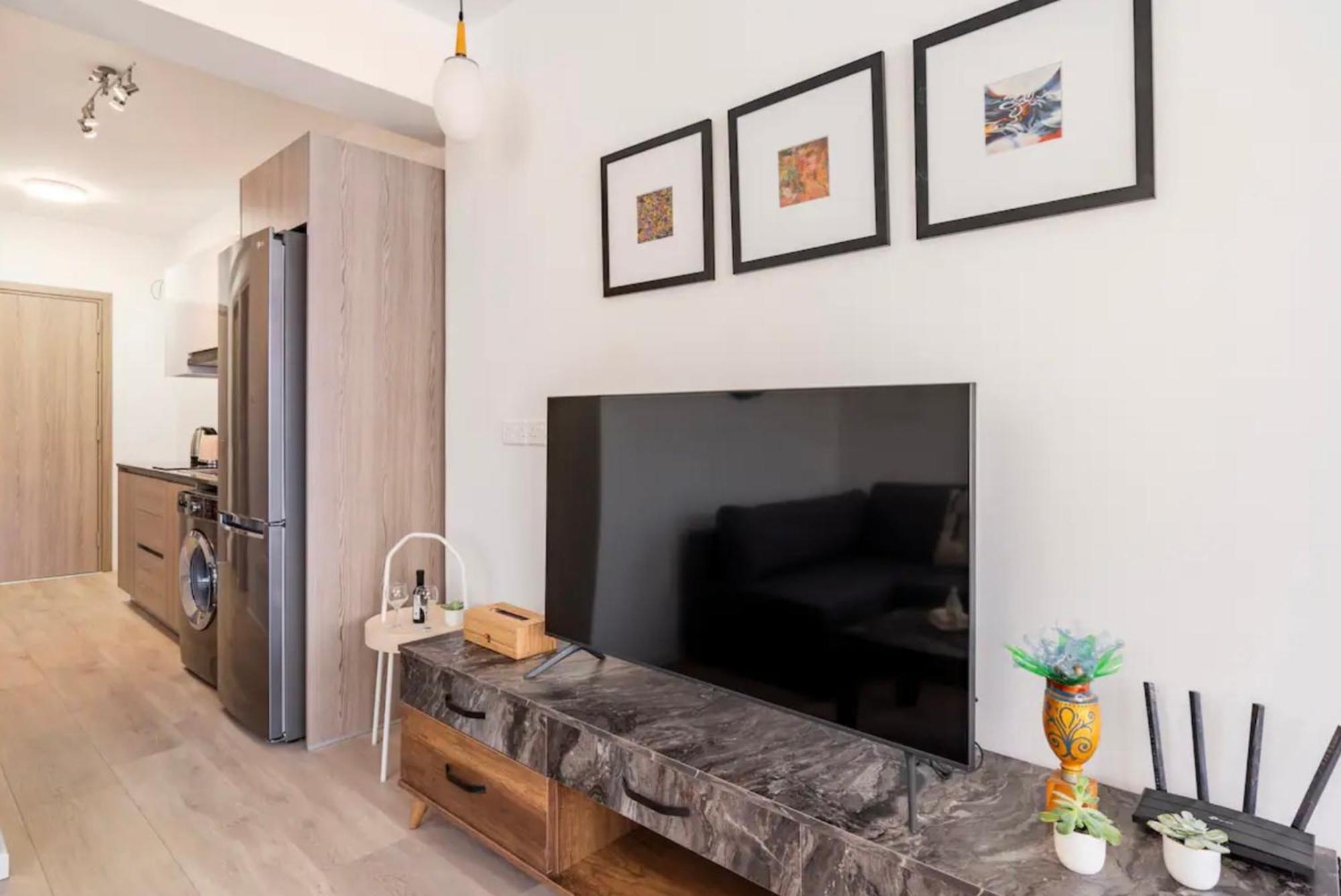 Le Voyageur Apartamento Larnaca Exterior foto